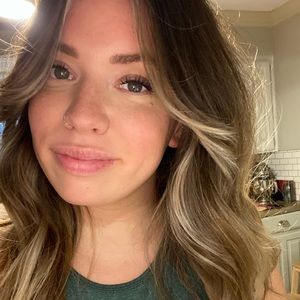 Meet your Posher, Candace